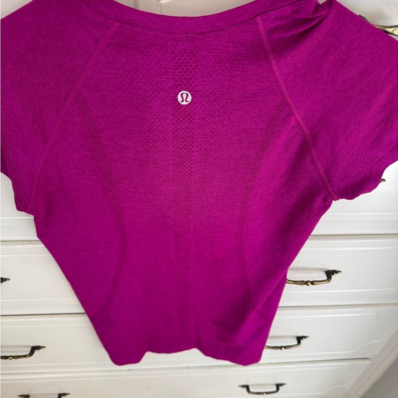 lululemon athletica Fuchsia Short Sleeve Tee - Picture 2 of 3